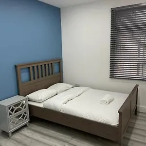East Self Check In Apartamento