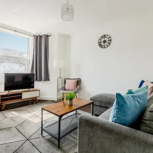 Bright 2br Flat, Forest Gate, East Apartamento